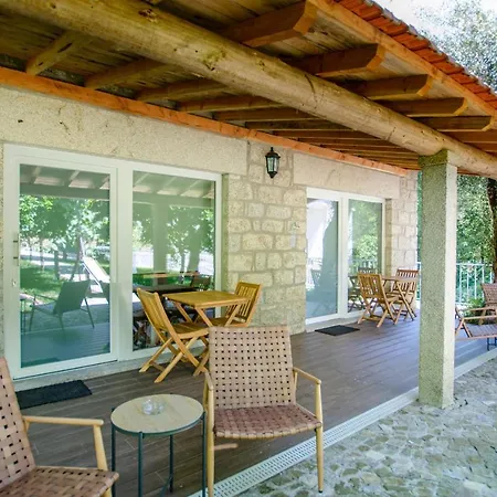 Chalet Villas Geres * Geres