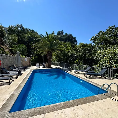 Chalet Villas Geres *